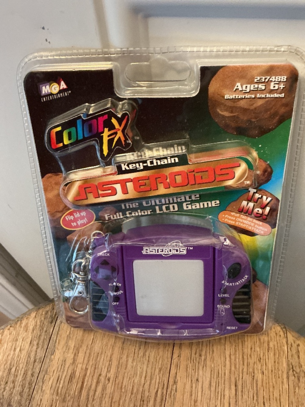 Vintage ASTROIDS Color FX Keychain Handheld Game 1999 Ages 6+ 237488